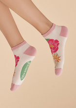 Load image into Gallery viewer, Powder - Trainer Socks - Tropical Flora in Coconut
