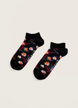 Load image into Gallery viewer, Sea Salt - Arty Trainer Socks in Roseland Blooms Onyx
