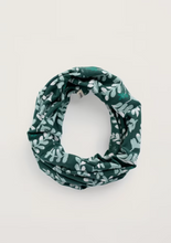 Load image into Gallery viewer, Sea Salt - Handyband in Indigo Leaf Dark Wreckage
