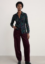 Load image into Gallery viewer, Sea Salt - Larissa Shirt in Illuminated Garden Onyx
