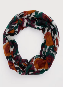 Sea Salt - Pretty Circle Scarf in Figurative Floral Aran