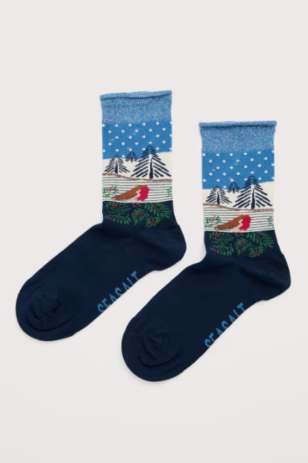 Sea Salt - Snowy Scenes Socks in Brushmark Robin Sea Cave