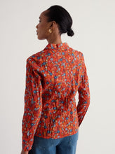 Load image into Gallery viewer, Sea Salt - Larissa Shirt in Tomato Blooms Cinnamon

