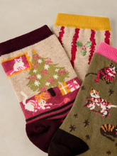 Load image into Gallery viewer, White Stuff - 3pk Cat Christmas Ankle Socks in Green Multi
