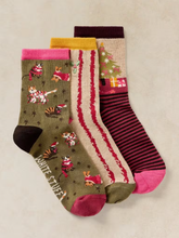 Load image into Gallery viewer, White Stuff - 3pk Cat Christmas Ankle Socks in Green Multi
