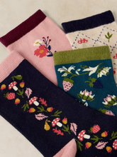 Load image into Gallery viewer, White Stuff - 4 Pack Autumn Fruit Ankle Socks in Navy Multi
