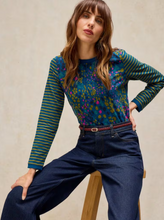 Load image into Gallery viewer, White Stuff - Clara Long Sleeve Tee in Teal Print
