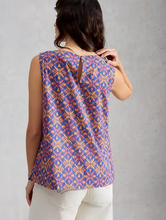 Load image into Gallery viewer, White Stuff - Paradise Organic Cotton Vest in Pink Multi

