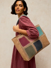 Load image into Gallery viewer, White Stuff - Winter Crochet Tote Bag in Natural Multi
