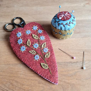 Corinne Lapierre - Mini Felt Craft Kit - Scissors Pouch & Pin Cushion