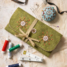 Load image into Gallery viewer, Corinne Lapierre - Felt Craft Kit - Sewing Roll
