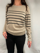 Load image into Gallery viewer, Culture - Annemarie Puff Pullover
