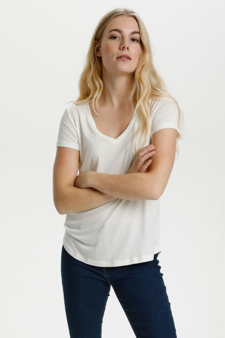 Culture - Poppy V-neck T-Shirt - Spring Gardenia