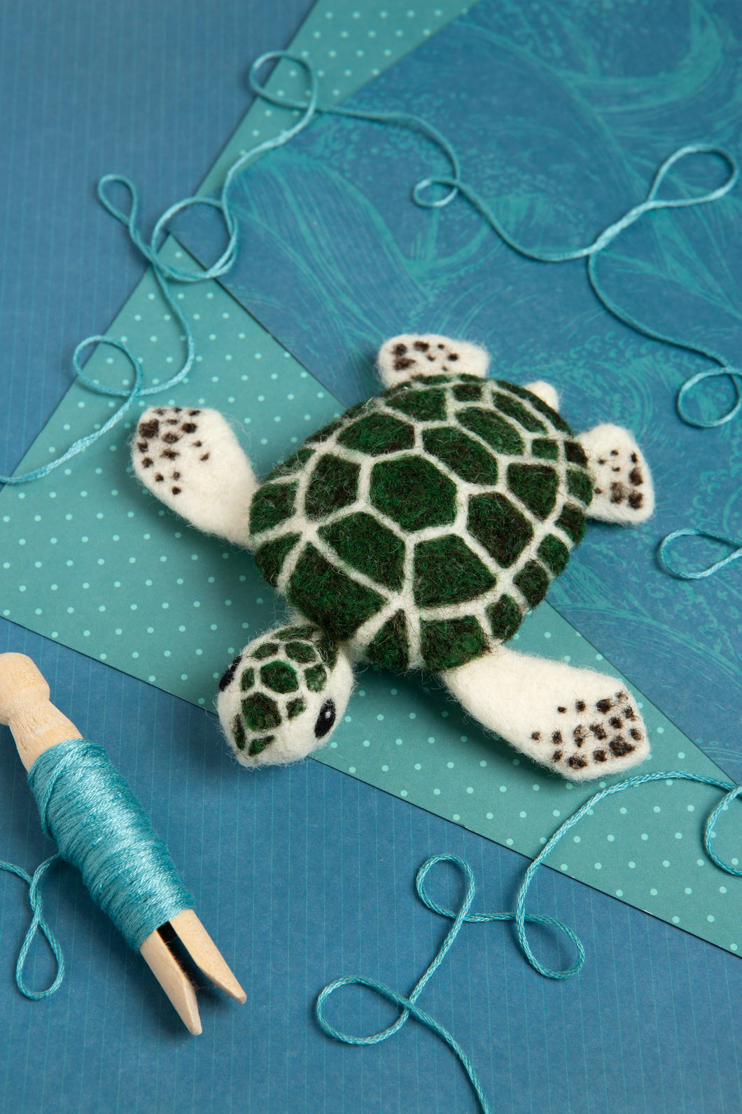 Hawthorn Handmade - Baby Sea Turtle Needle Felt Kit Mini