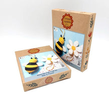 Load image into Gallery viewer, Corinne Lapierre - Mini Felt Craft Kit - Bee &amp; Flower
